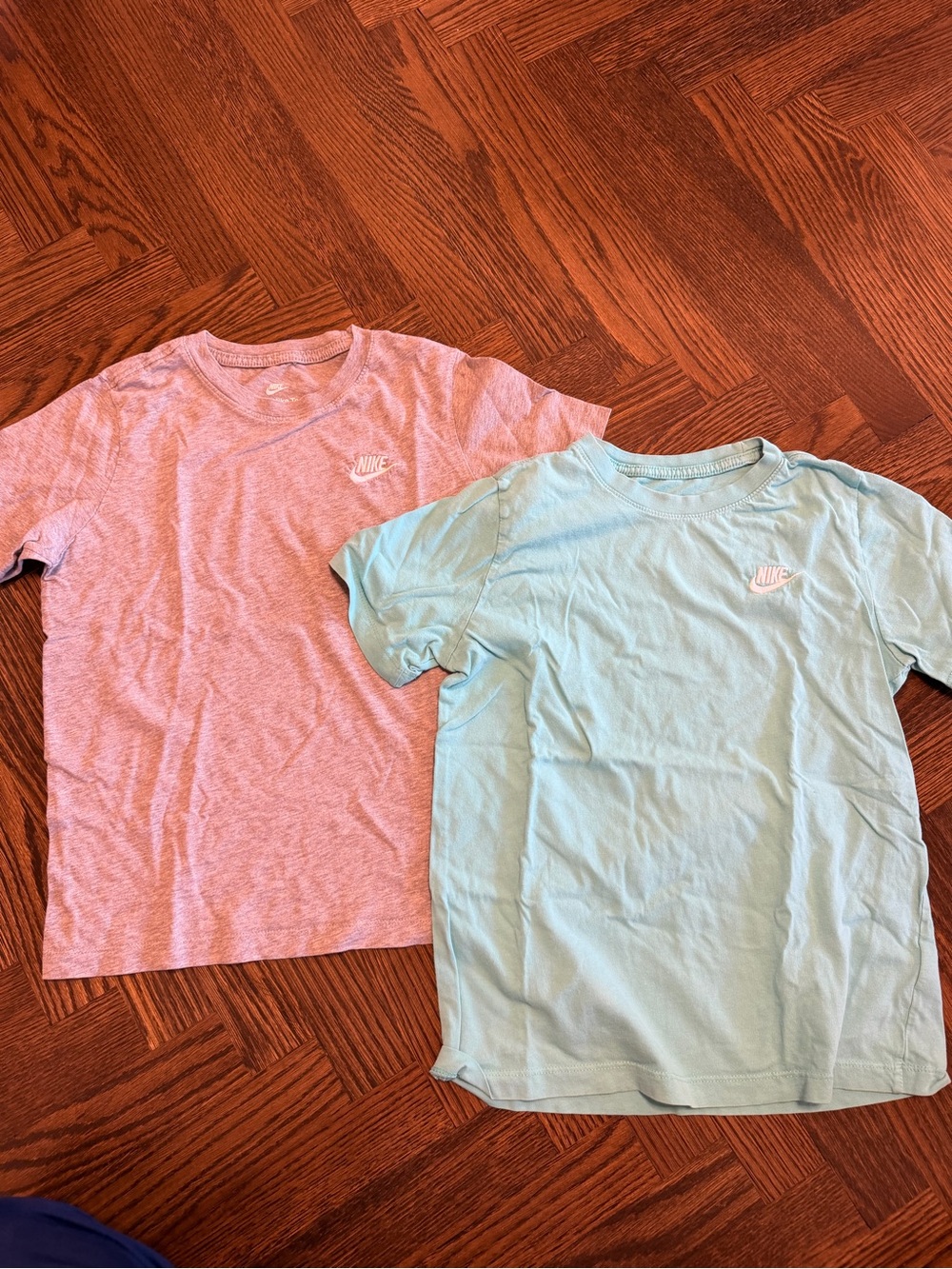 Nike Kids Short Sleeve Tees in Pink & Light Blue